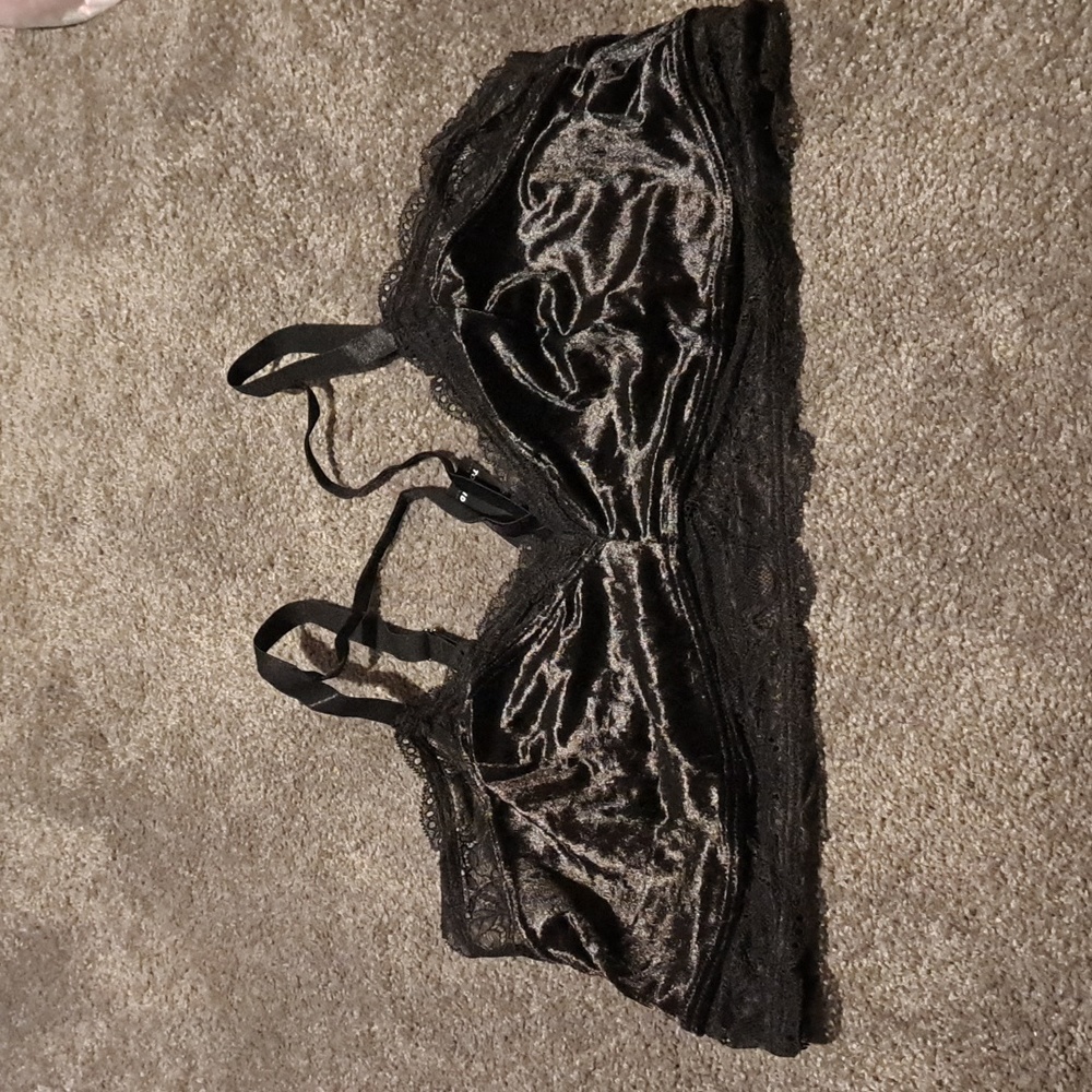 Velour Bralette - Picture 5 of 7